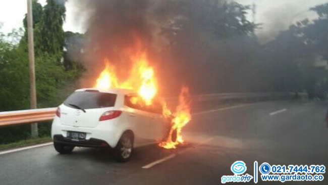 Waspada Penyebab Mobil Terbakar